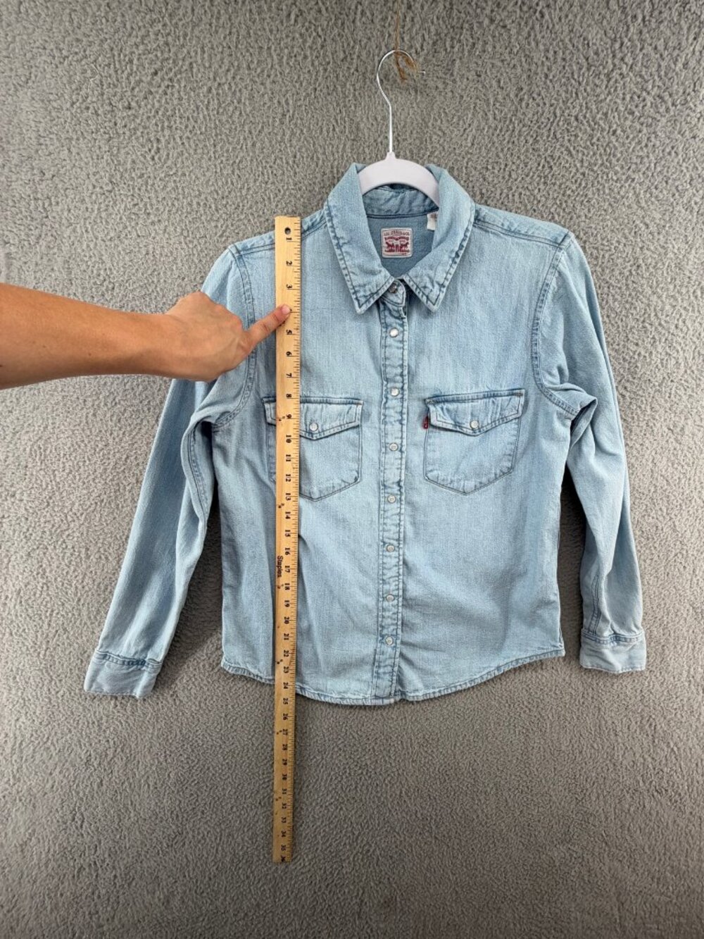 Levi's Light Wash Denim Button Down Shirt pearl snap Chest Pockets S - Picture 7 of 11